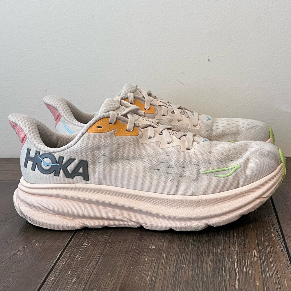 Hoka Clifton Sneakers Womens size 8.5 Wide